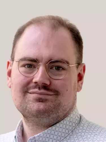 Dr Sam Parkinson