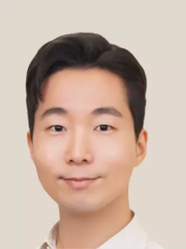 Hyun-Suk Wang